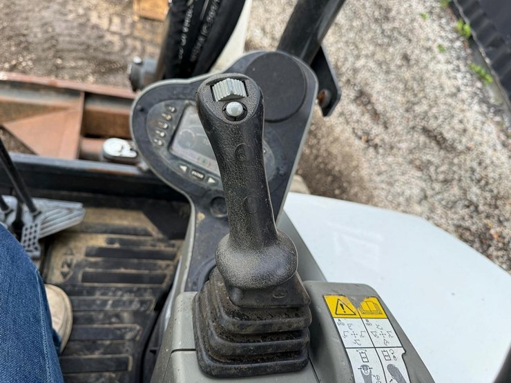 2023-bobcat-e42-image-23
