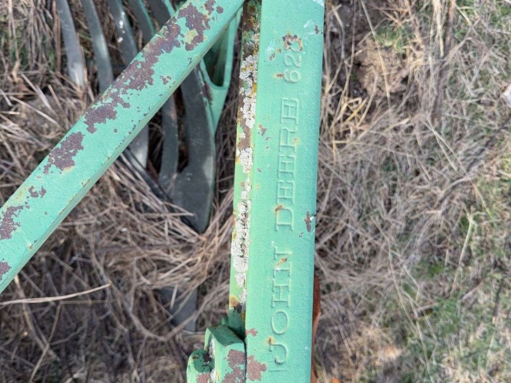 john-deere-pull-type-two-bottom-plow-image-25