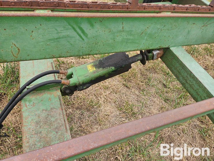 john-deere-200-image-19