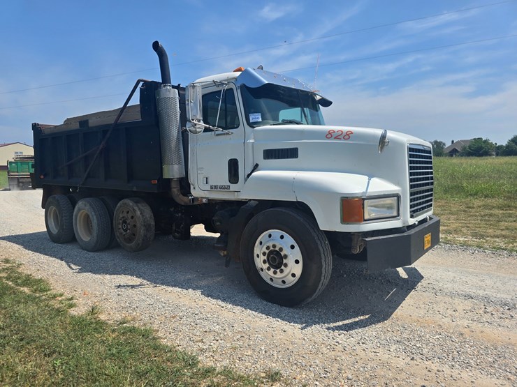 1994-mack-ch613-image-23