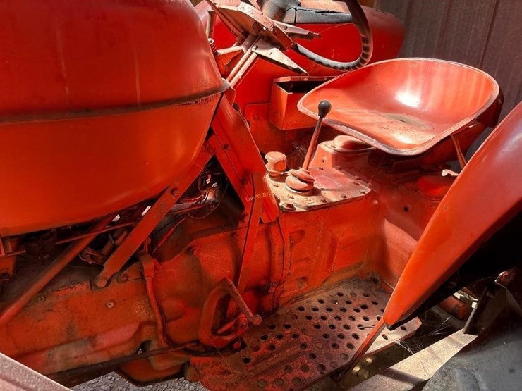 allis-chalmers-d17-gas-tractor-image-6
