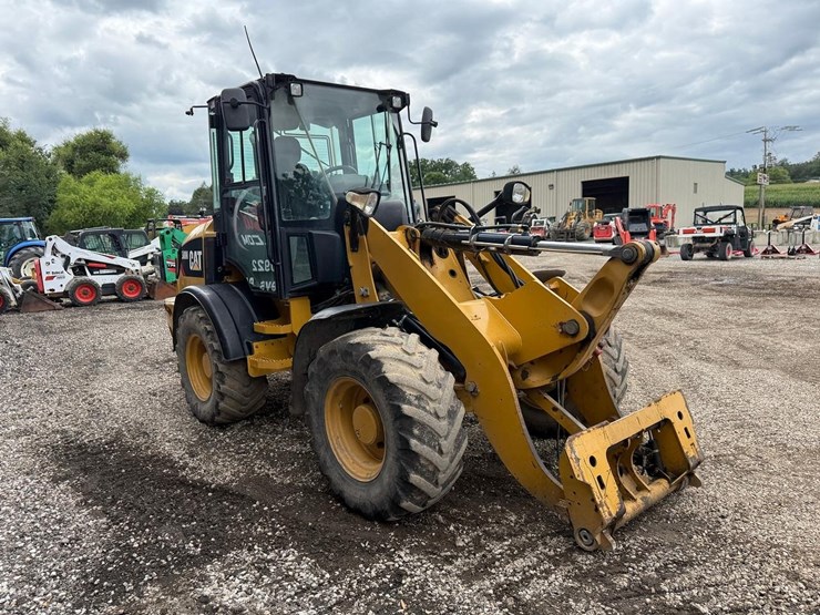 2019-caterpillar-908m-image-6