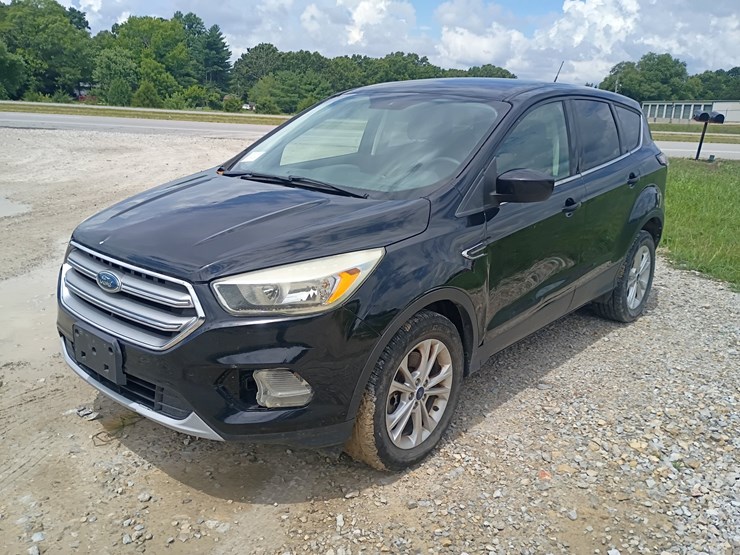 2017-ford-escape-image-1