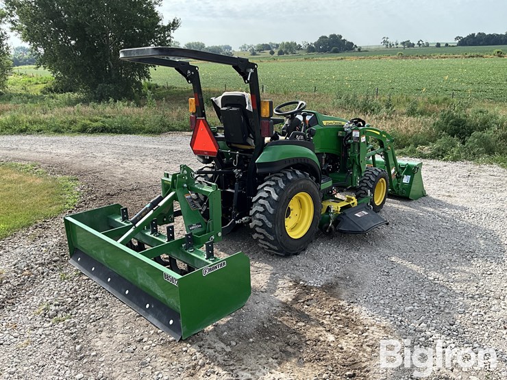 2023-john-deere-2025r-image-5