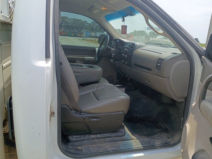 2008-chevrolet-silverado-3500-image-35