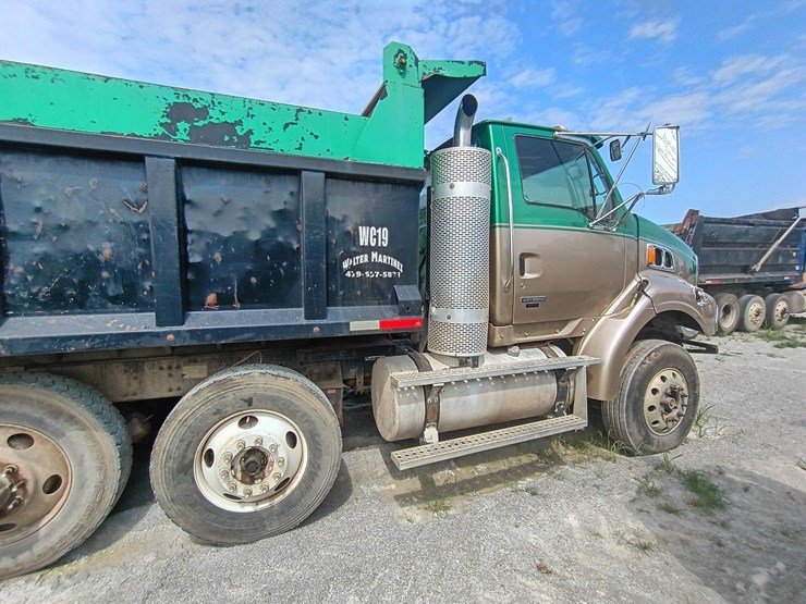 2008-sterling-l9500-image-12