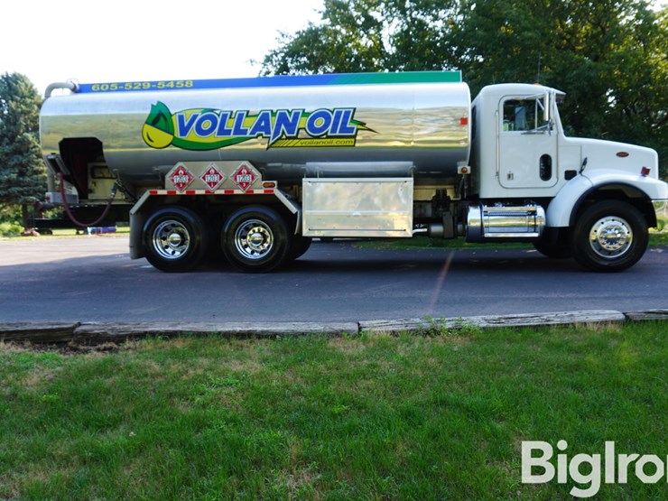 2004-peterbilt-330-image-8