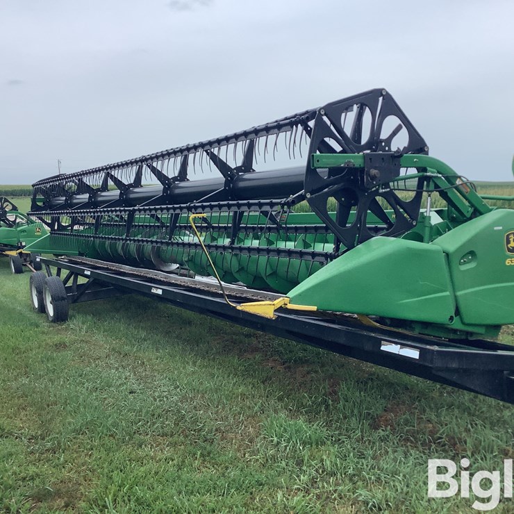 2011 JOHN DEERE 630F