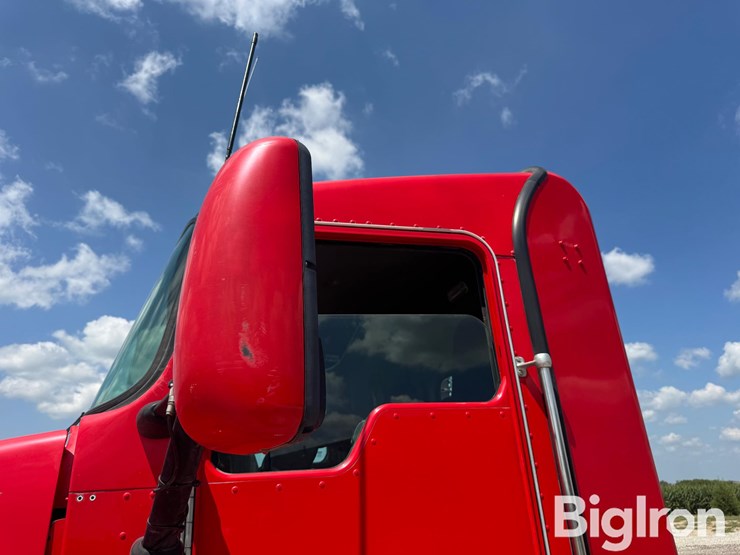 2013-kenworth-t800-image-18