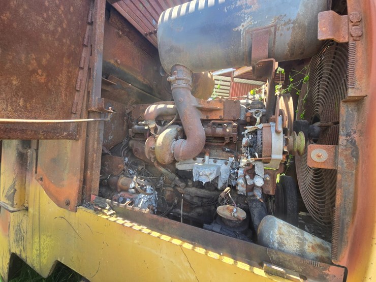 caterpillar-it38f-image-12
