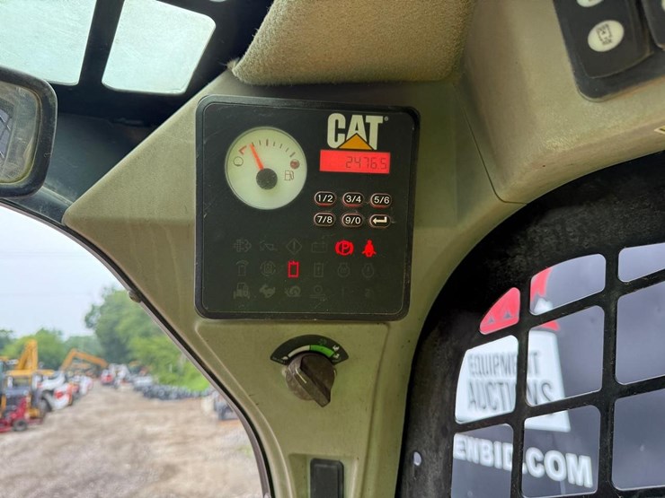 2014-caterpillar-299d-image-21