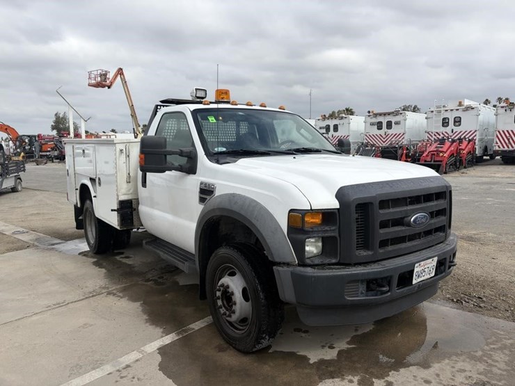 2009-ford-f550-xl-image-2