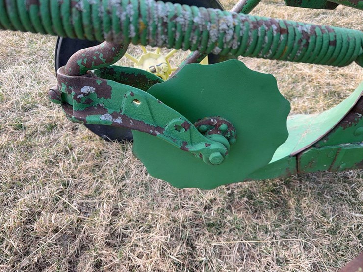 john-deere-pull-type-no.-44-two-bottom-plow-image-24