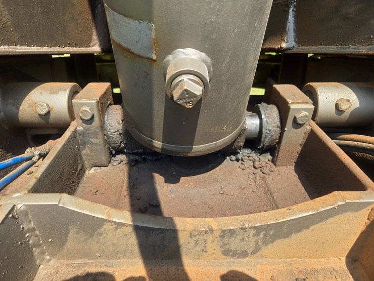 2005-hilbilt-end-dump-image-24