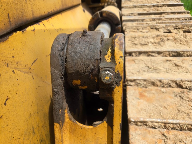 caterpillar-d6m-image-86