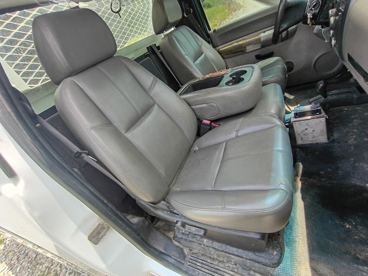 2008-chevrolet-silverado-3500-image-37