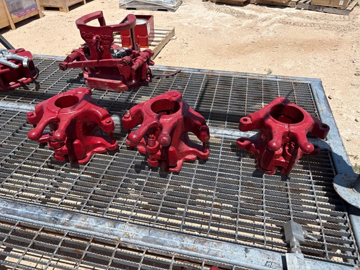 (3x$)-40-ton-elevators,-4”-5”-&-5-1/2”-image-1