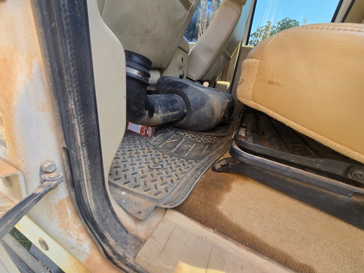 2010-ford-f350-image-37