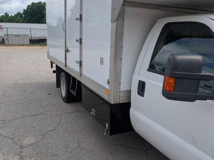 2012-ford-f550-image-22