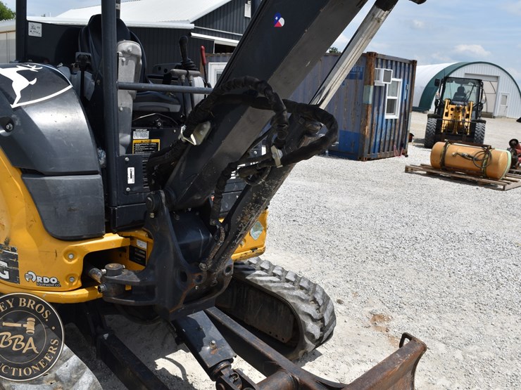 2020-deere-35g-image-20