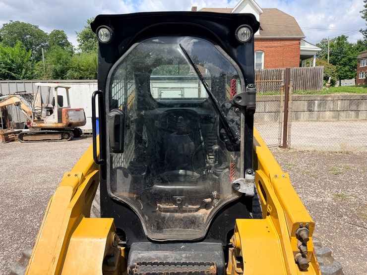 2014-caterpillar-272d-image-38