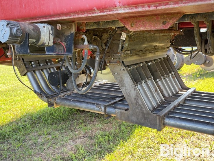 case-ih-3430-image-18