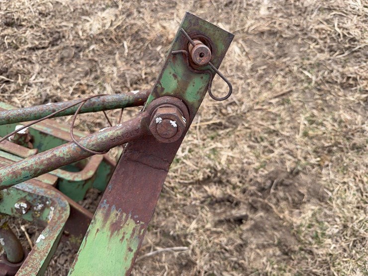 john-deere-three-bottom-three-point-plow-image-18