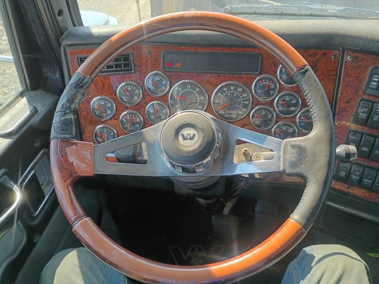 2006-western-star-4900-image-62