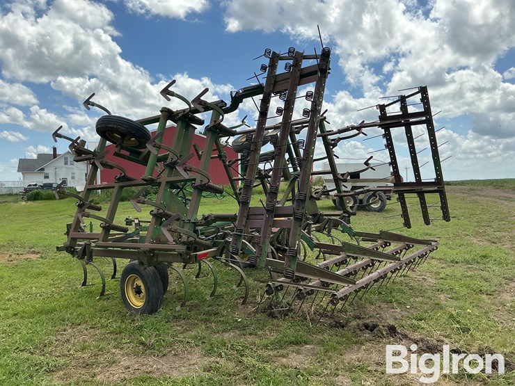 john-deere-field-cultivator-image-7