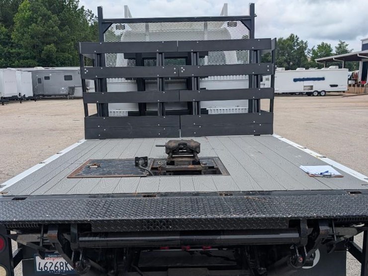 2011-freightliner-m2-stakebed-truck-image-15