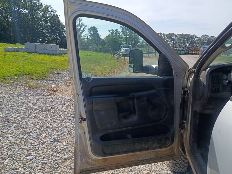 2003-dodge-ram-3500-image-28