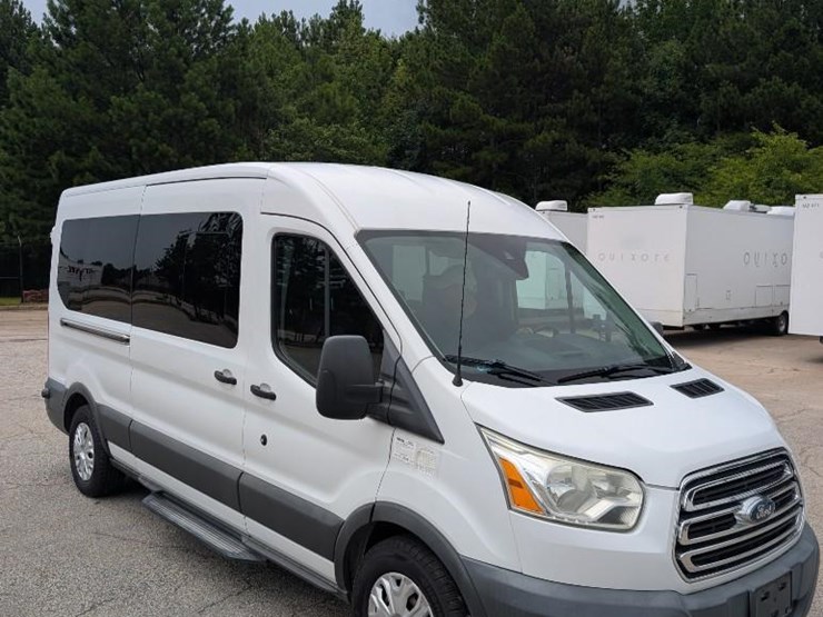 2016-ford-transit-image-23