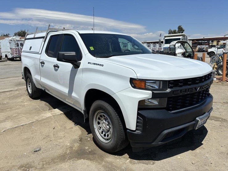 2019-chevrolet-silverado-1500-image-2