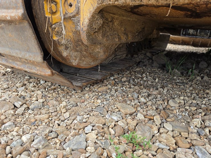 2015-deere-700k-image-82