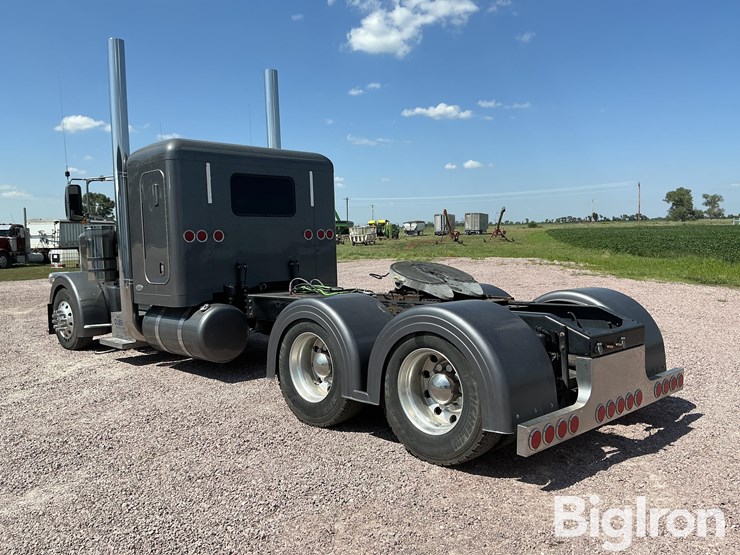 2012-peterbilt-389-image-7
