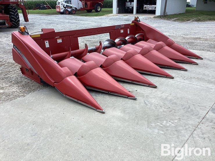 2013-case-ih-3206-image-3