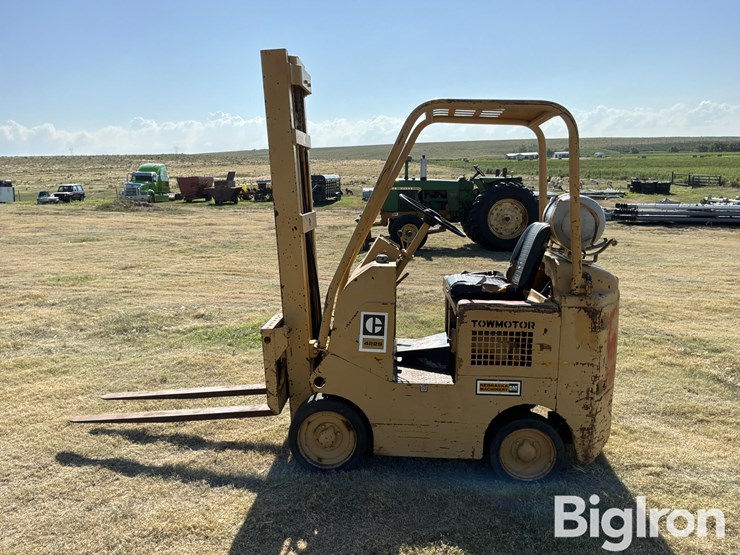 caterpillar-422s-image-8