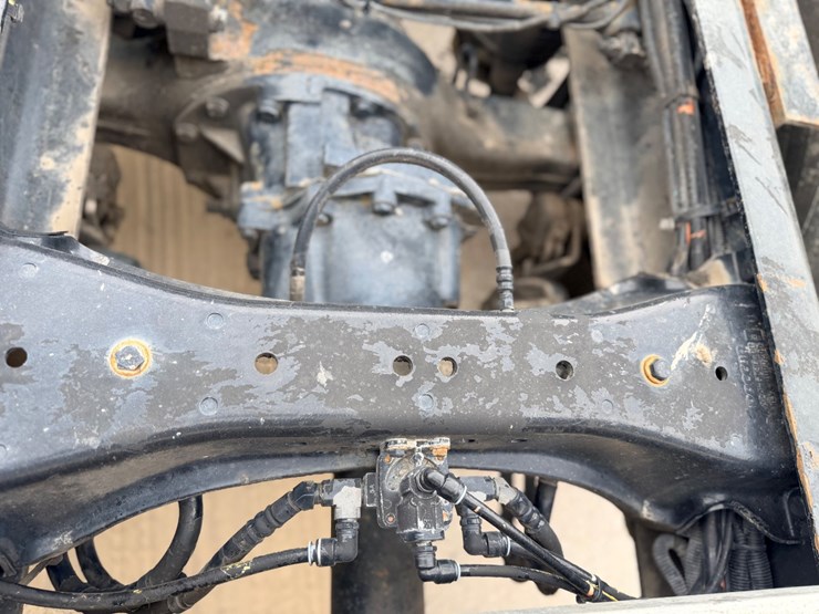 2013-peterbilt-388-image-92