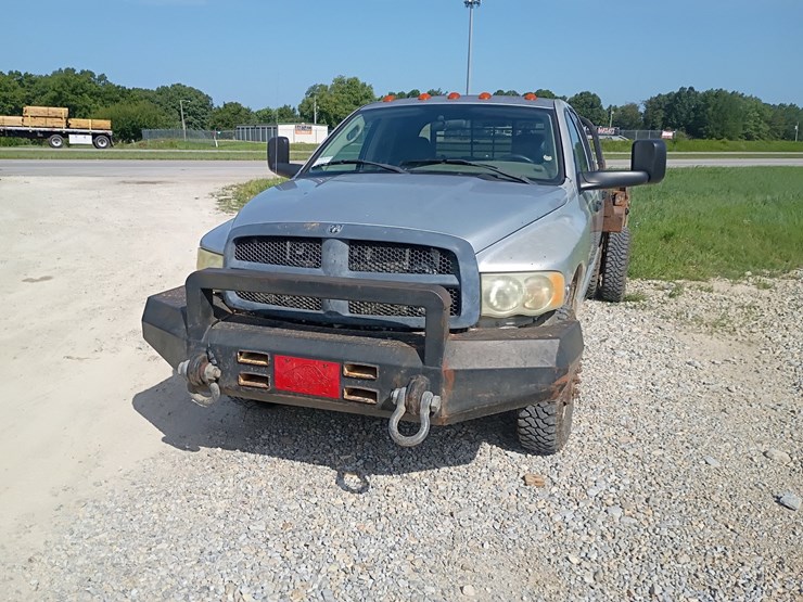 2003-dodge-ram-3500-image-16