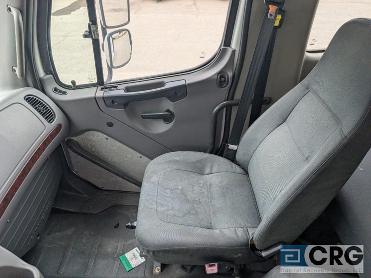 2012-freightliner-m2-stakebed-truck-image-16