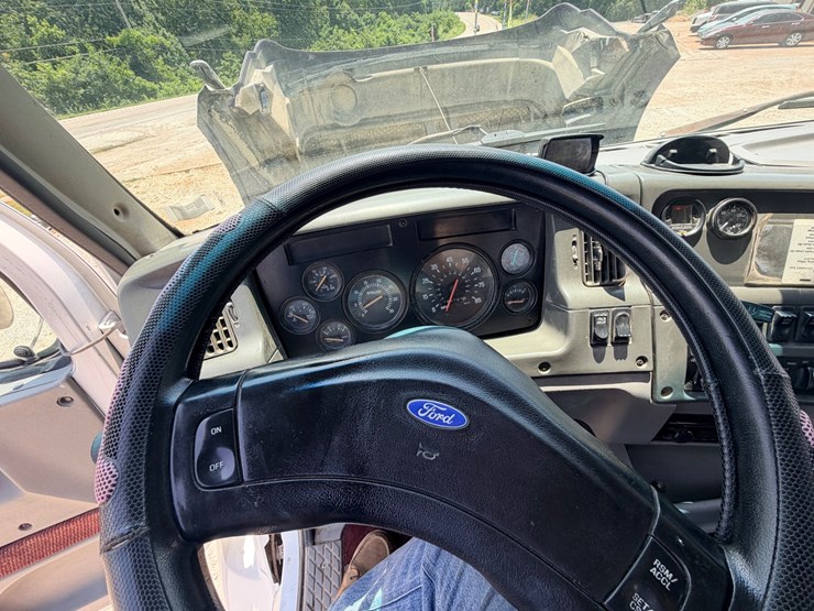 1996-ford-at9513-image-152
