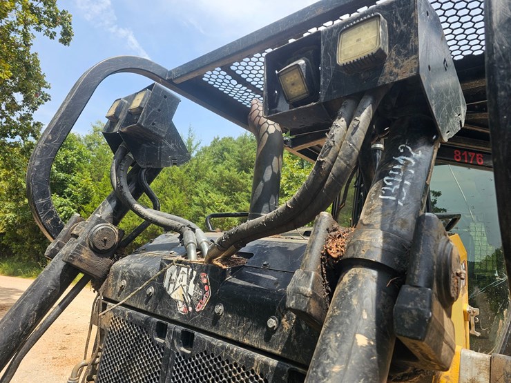 2019-caterpillar-d6-image-93