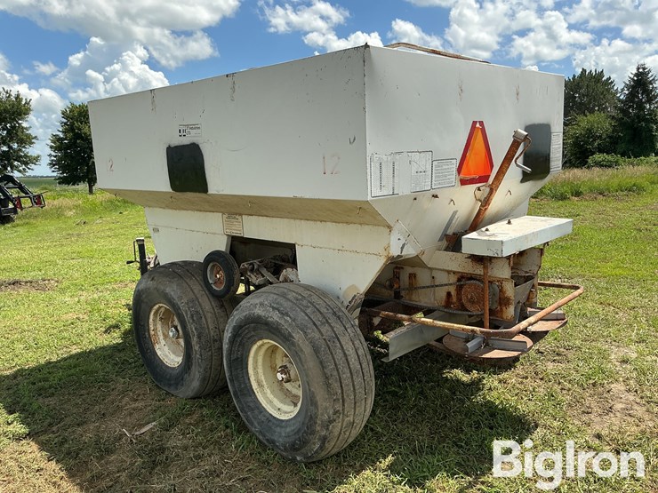 jt-pull-type-dry-fertilizer-spreader-image-7