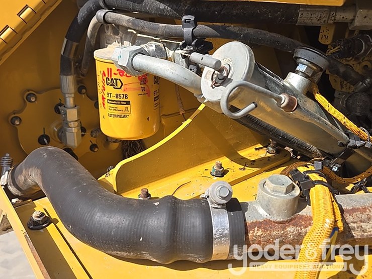 2018-caterpillar-d6n-lgp-image-39