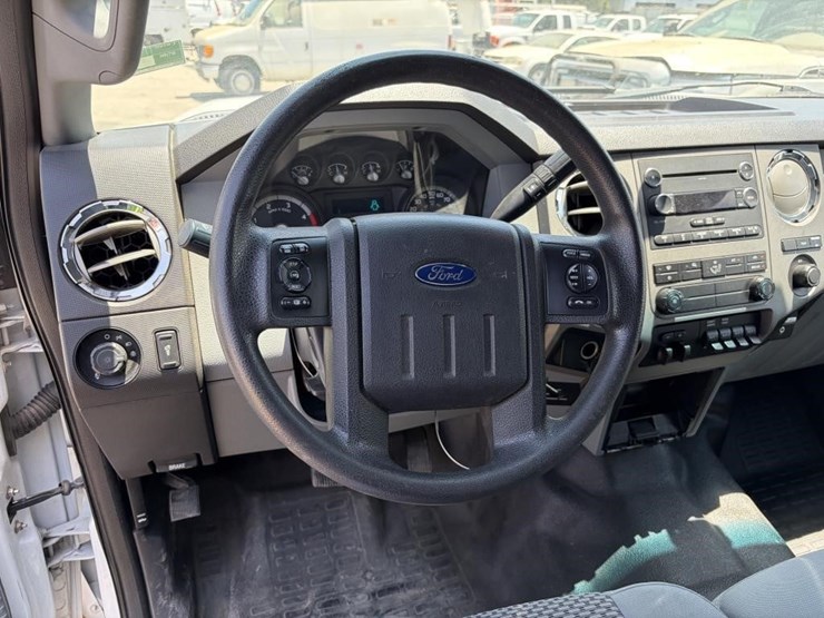 2012-ford-f550-image-25