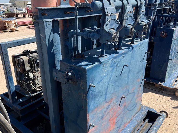 caterpillar-550-image-5