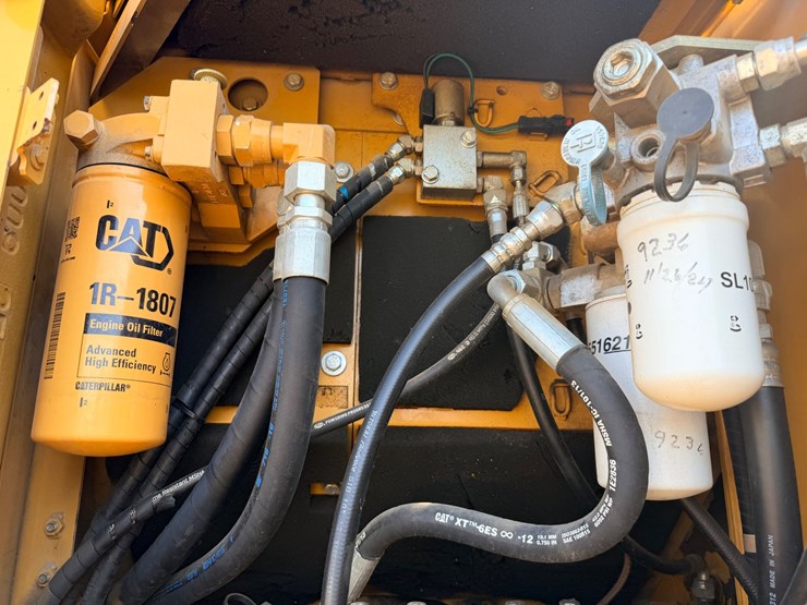 2010-caterpillar-328d-image-42
