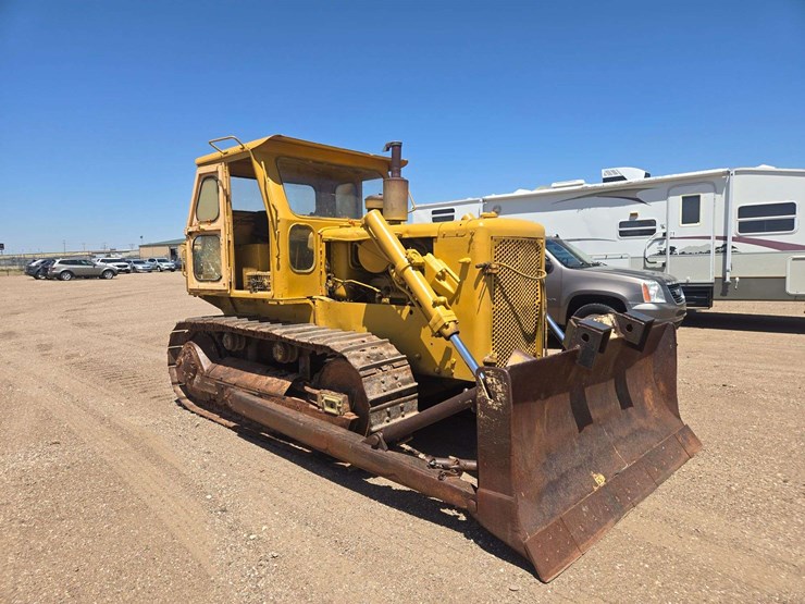 caterpillar-dozer-crawler-tractor-image-3