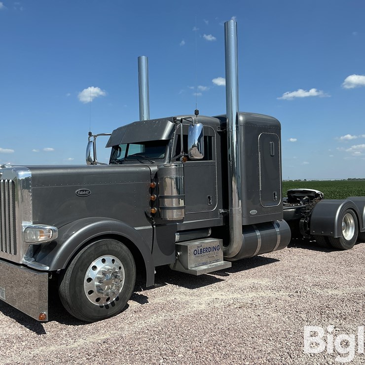 2012 PETERBILT 389