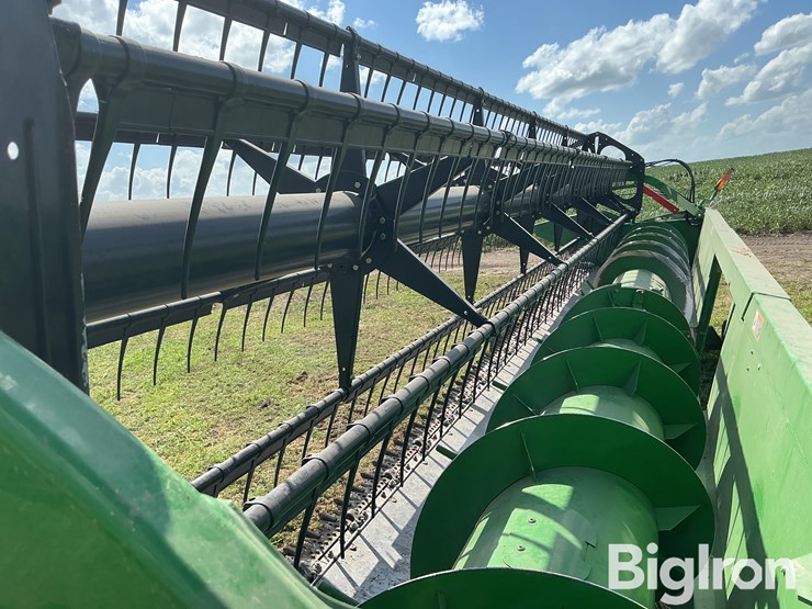 2020-john-deere-625f-image-15